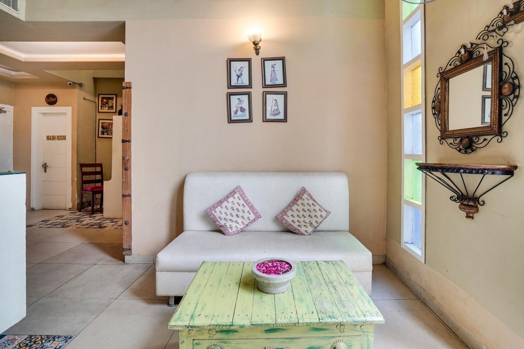 Super Townhouse Mansarovar Near Metro Station Jaipur Eksteriør billede