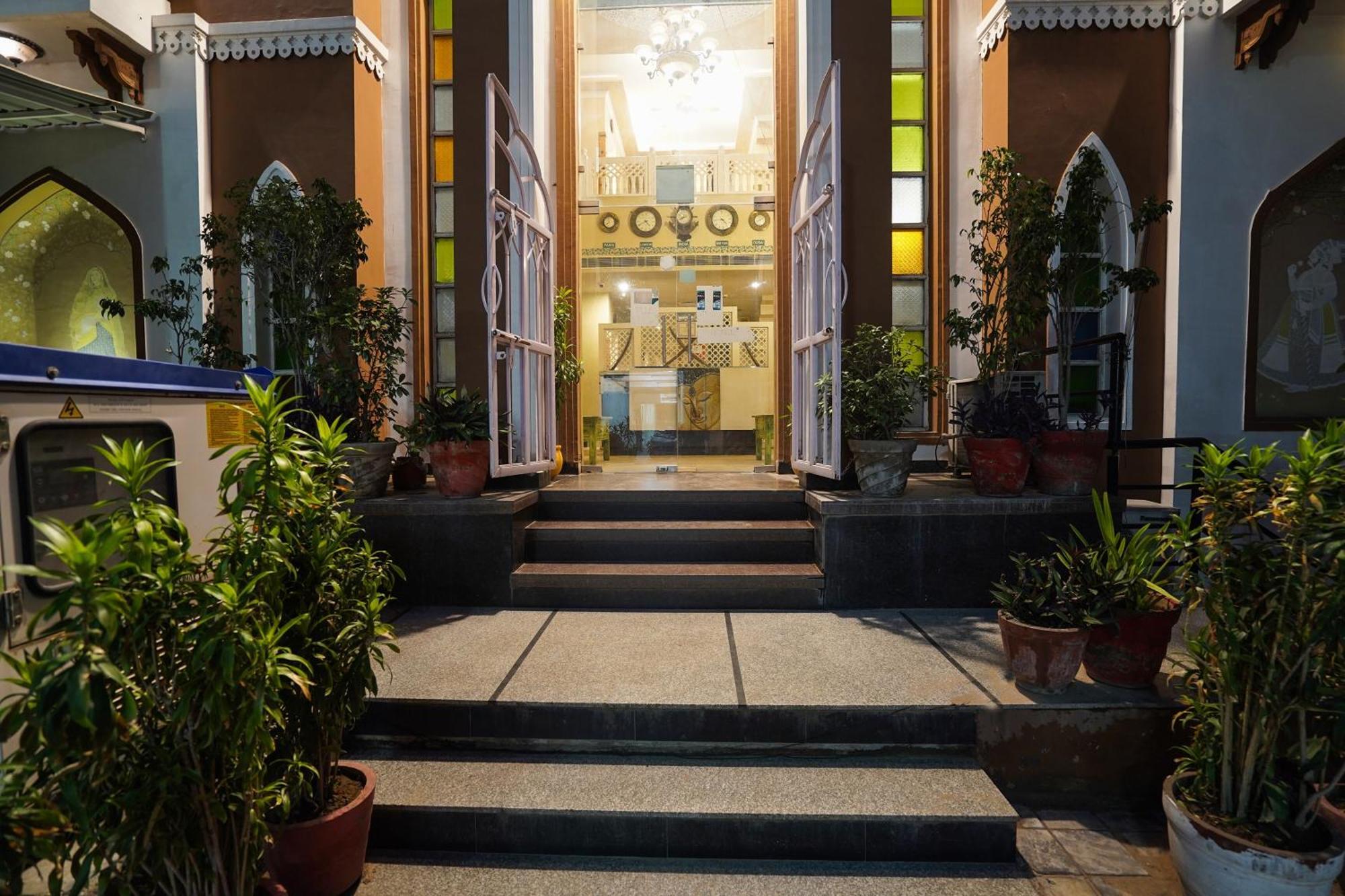 Super Townhouse Mansarovar Near Metro Station Jaipur Eksteriør billede