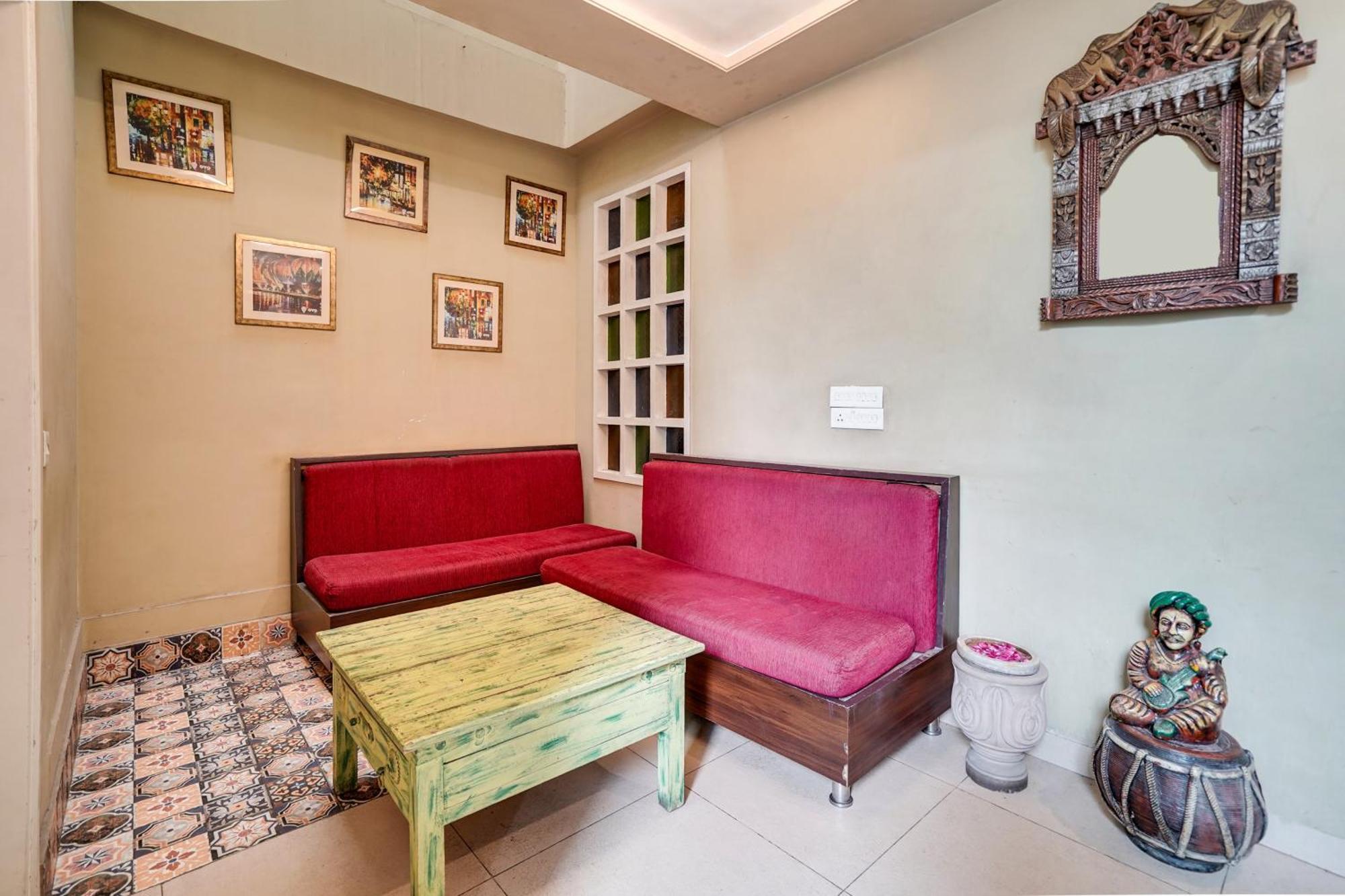 Super Townhouse Mansarovar Near Metro Station Jaipur Eksteriør billede