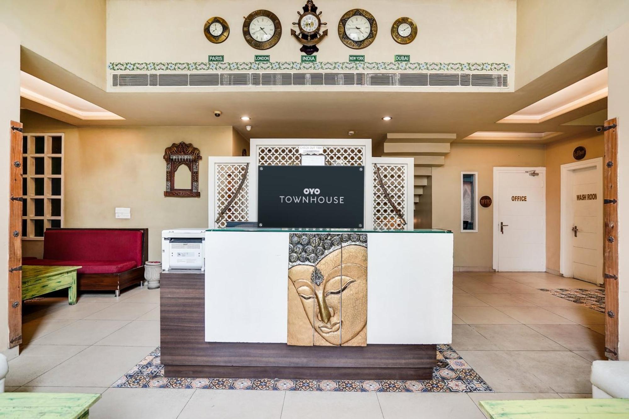 Super Townhouse Mansarovar Near Metro Station Jaipur Eksteriør billede
