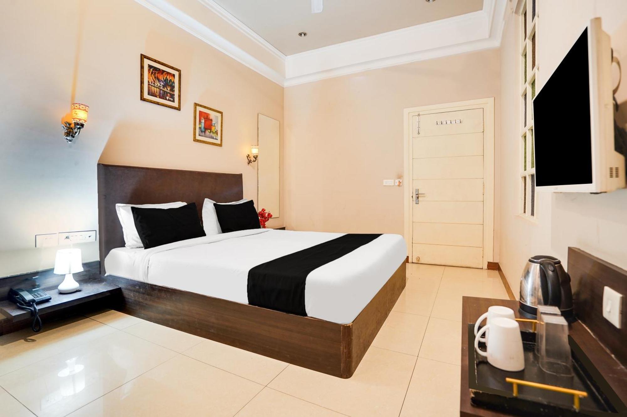 Super Townhouse Mansarovar Near Metro Station Jaipur Eksteriør billede