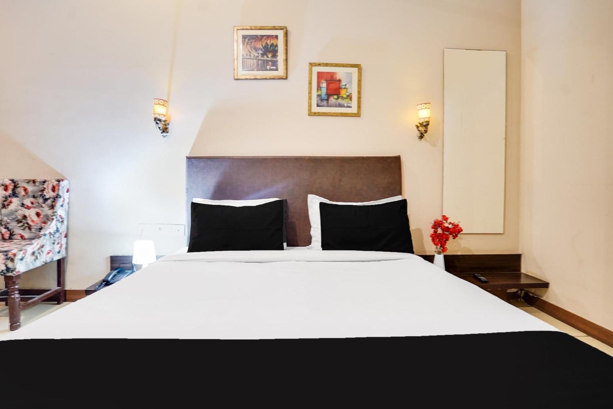 Super Townhouse Mansarovar Near Metro Station Jaipur Eksteriør billede