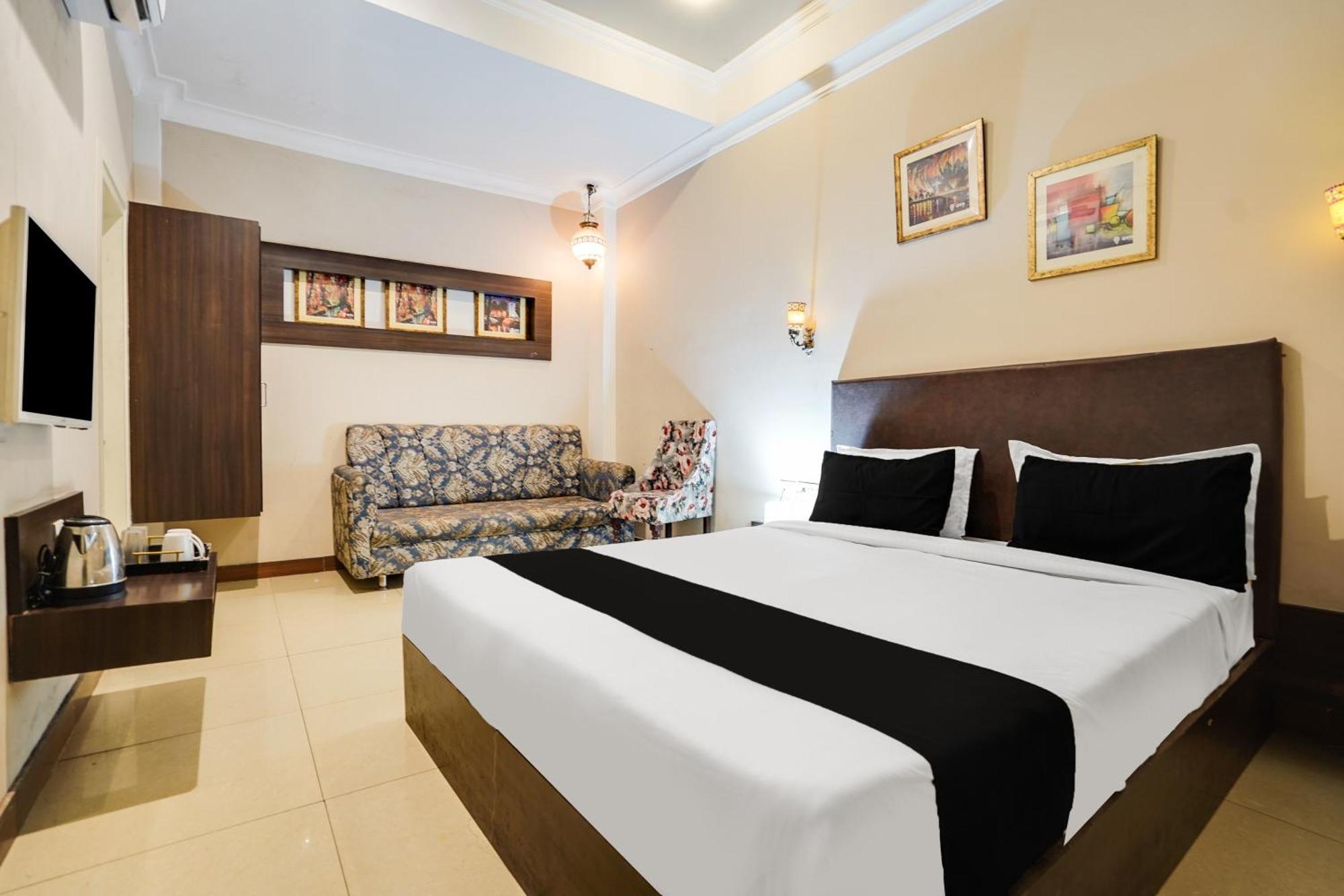 Super Townhouse Mansarovar Near Metro Station Jaipur Eksteriør billede